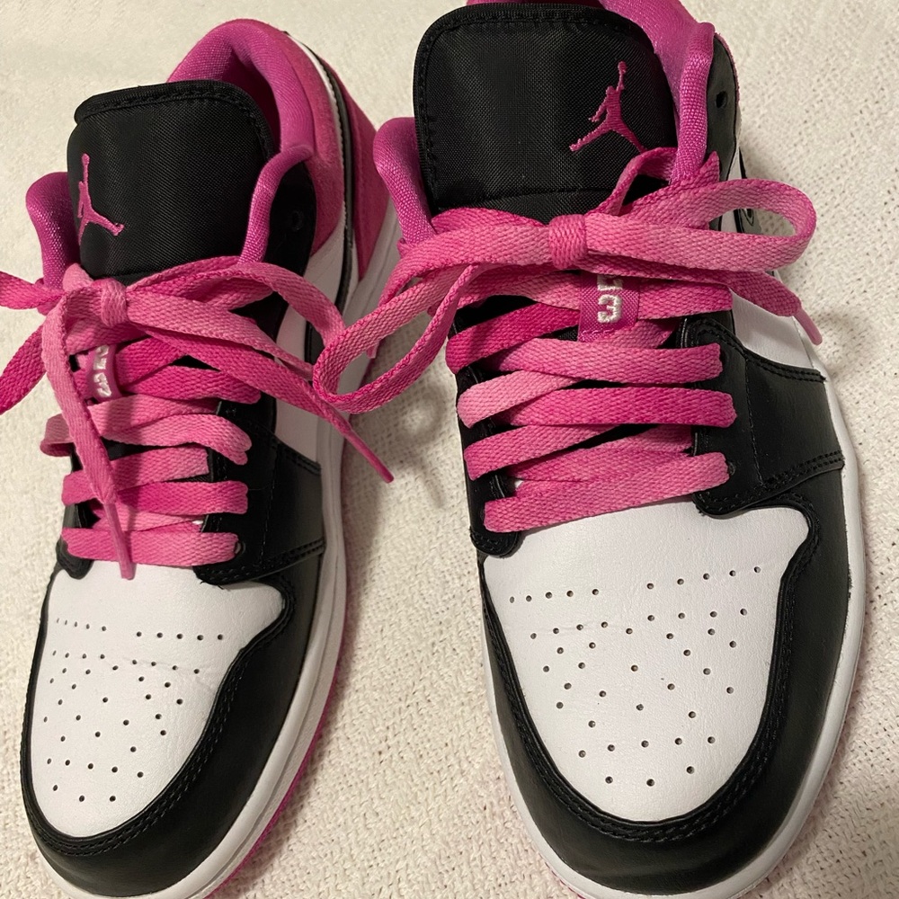 Nike Air Jordan 1 Black Active Fuchsia Low Sneakers